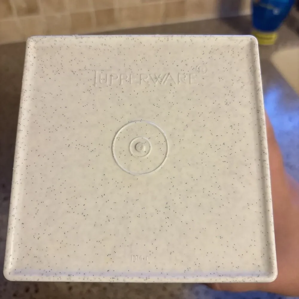 Tupperware Grey Speckled White Square Cracker Keeper 1314-1 & Yellow Lid 1315-5
